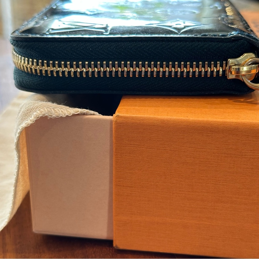 Louis Vuitton w/Box and Dust Bag, Bleu Nuit, Zippy - Picture 5 of 14